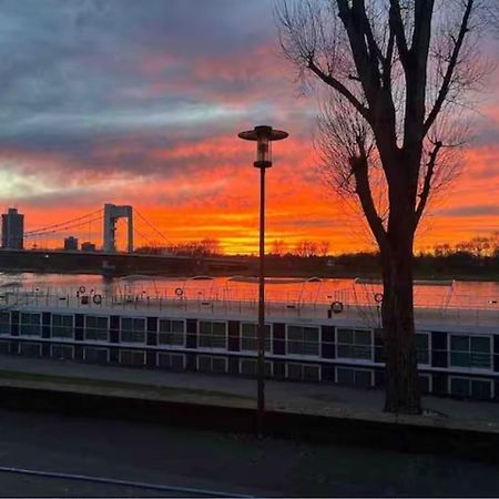 Zimmer In Koeln Exteriér fotografie